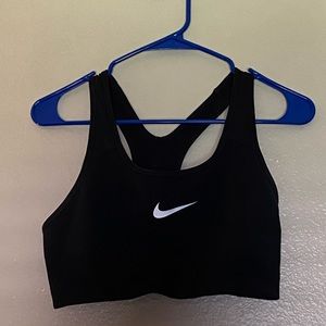 black nike sports bra